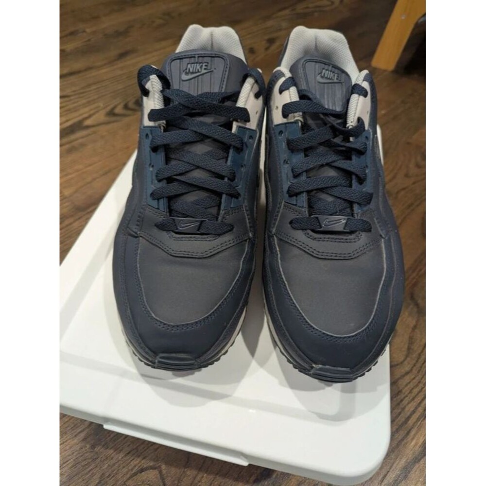 Men's Nike Air size 13
